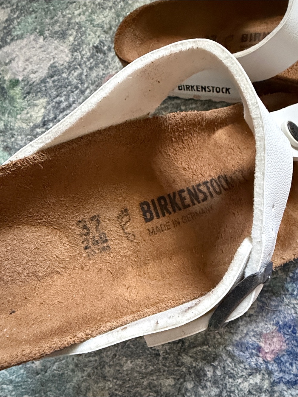 Birkenstock White Gizeh Thong Sandals - Picture 2 of 4